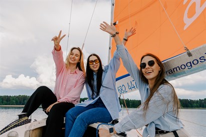 Plaukite jachta Trakuose