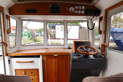 Plaukimas kateriu Kuršių mariose iš Nidos