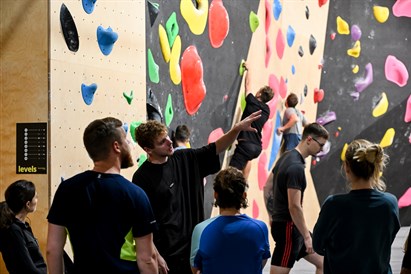 Pramogos laipiojimo uolomis centre BONOBO