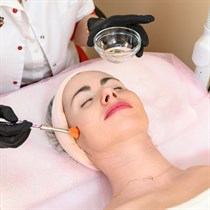 Neinvazinė karboksiterapija + kolageno terapija