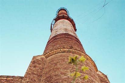 Solo šuolis su virve nuo Slokos bokšto