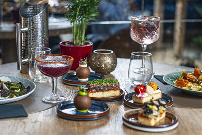 Vakarienė restorane „Botanist“ dviem d. d. 