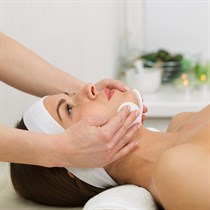 Procedūra su hialurono rūgties užpildais