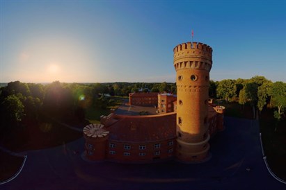 Pasimatymas VR erdvėje HEXA CINEMA dviem 