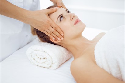 Japoniškas stangrinamasis veido masažas KAGAN