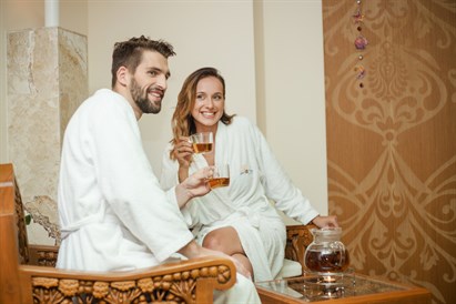 Dvi naktys „Amber Palace“ dviem su vakariene