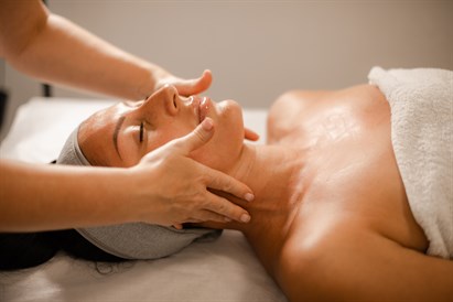 Švytėjimo suteikianti veido procedūra PHFORMULA