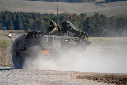 Vairuok karinį šarvuotį FV432