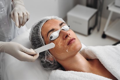 Jauninamoji veido procedūra IPL