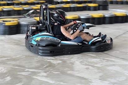 Važiavimas dviviečiu kartingu po stogu