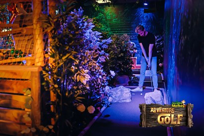 Interaktyvi mini golfo pramoga šeimai