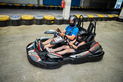 Važiavimas dviviečiu kartingu po stogu