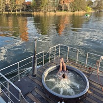 Poilsis plaukiojančiame kubile