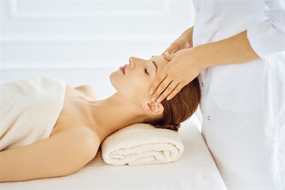 Japoniškas stangrinamasis veido masažas KAGAN