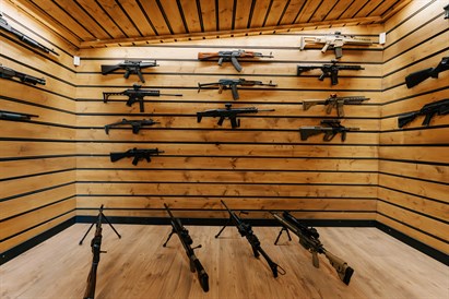 Ginklų kambarys: šaudymas iš 10 pasirinktų ginklų