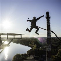 Solo šuolis su virve iš 47 m aukščio + video