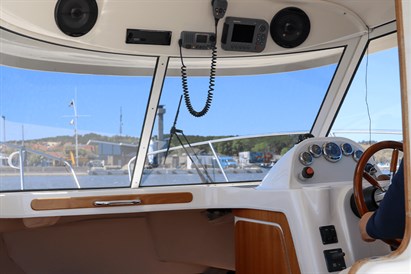 Plaukimas kateriu Kuršių mariose iš Nidos