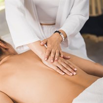 Gydomasis terapinis viso kūno masažas