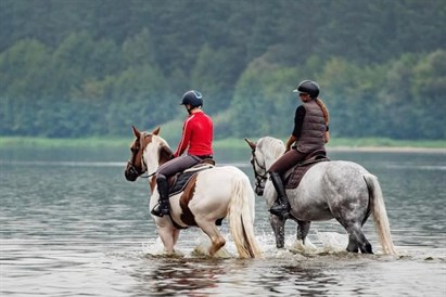 Jodinėjimas „Royal Horse Resort“ apylinkėse