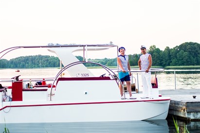 Pasimėgaukite plaukimu Galvės ežere ir iškyla