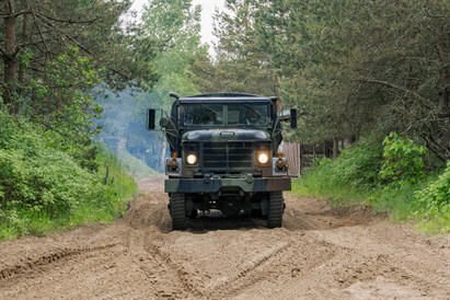 Vairuok sunkvežimį „AM General M925“