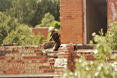 Šventė su šratasvydžio žaidimu „Airsoft War“