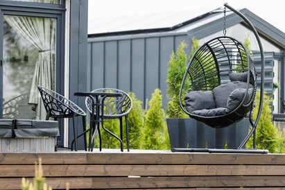 Nakvynė namelyje su sūkurine vonia