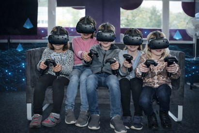 Smagios VR pramogos grupei