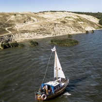 Plaukimas jachta prie Didžiosios kopos
