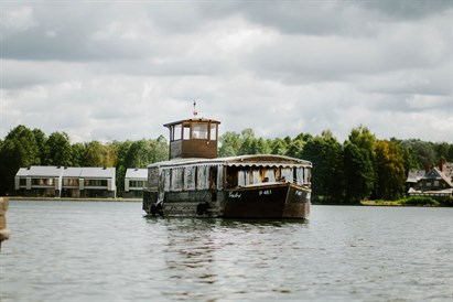 Plaukimas laivu + basų kojų takas + kibinai