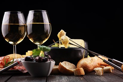 Autentiška šveicariško sūrio fondiu degustacija dviem