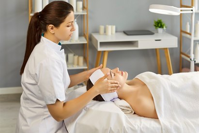 Veido valymas + procedūra su „HydraFacial“ 