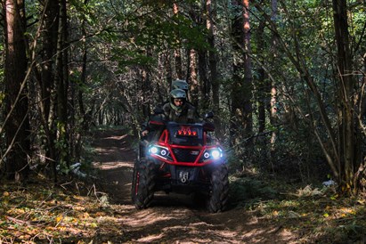 Pasivažinėjimas keturračiu bekelės trasa