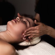 Veido odą jauninantis masažas