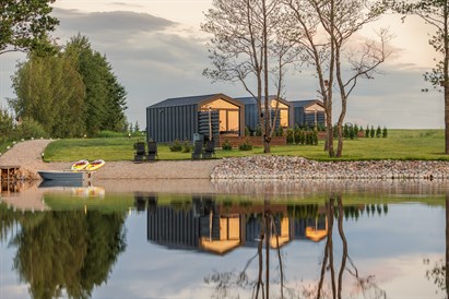 2 nakvynės namelyje su sūkurine vonia + sauna 