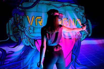 Komandinis žaidimas VR arenoje