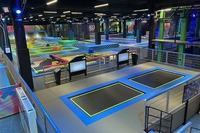 Nuotykis pramogų parke „360 Arena“ dviem + pica