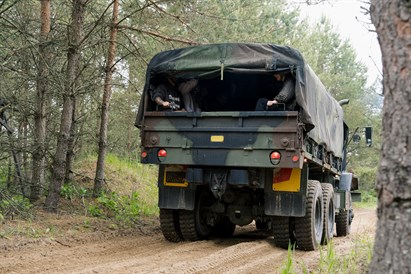 Vairuok sunkvežimį „AM General M925“