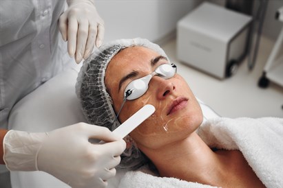 Stangrinamoji veido procedūra su lazeriu