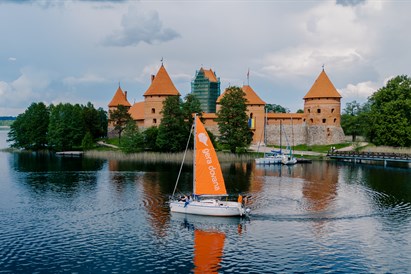 Plaukimas jachta Galvės ir Skaisčio ežeruose