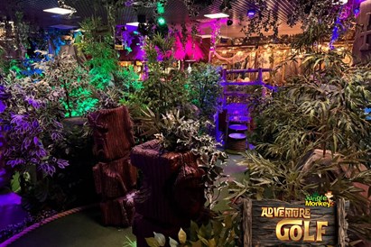 Interaktyvi mini golfo pramoga šeimai