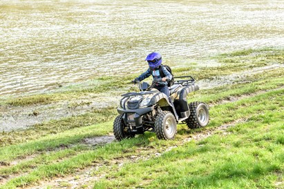 Pasivažinėjimas vaikišku keturračiu
