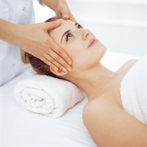 Japoniškas stangrinamasis veido masažas KAGAN