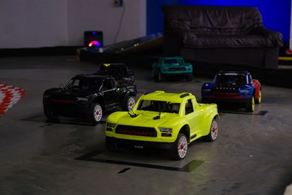 Lenktynės MINIRACE su pažangiu simuliatoriumi