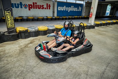 Važiavimas dviviečiu kartingu po stogu