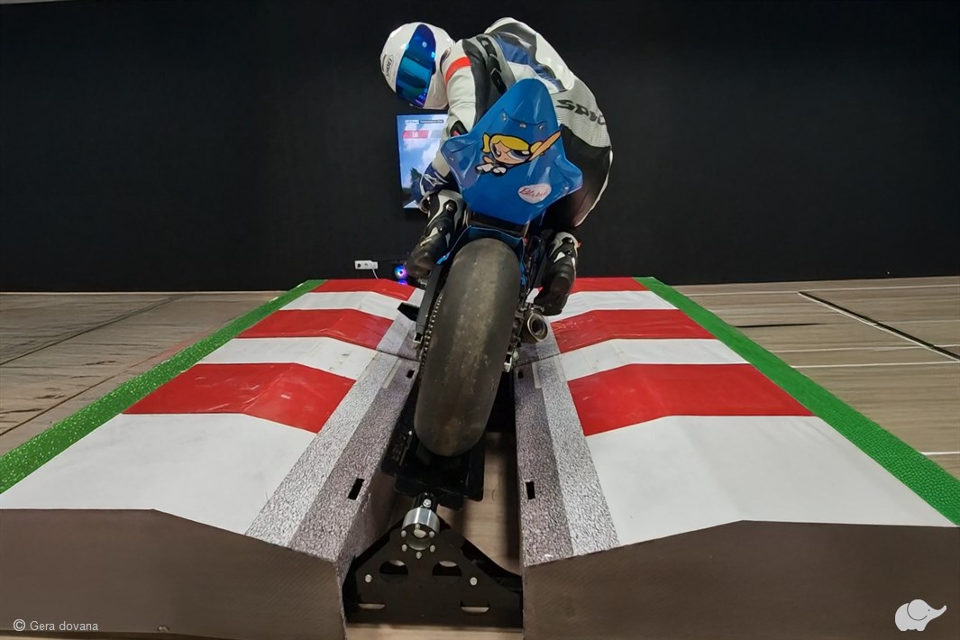 Virtualios motociklų lenktynės Vilniuje