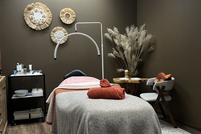 Valomoji ir atkuriamoji veido procedūra