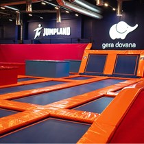 Apsilankykite batutų ir pramogų parke JUMPLAND