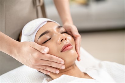 Veido procedūra „Švytinti oda 25+“