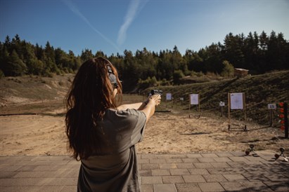 Šaudymas 4 populiariausiais ginklais 